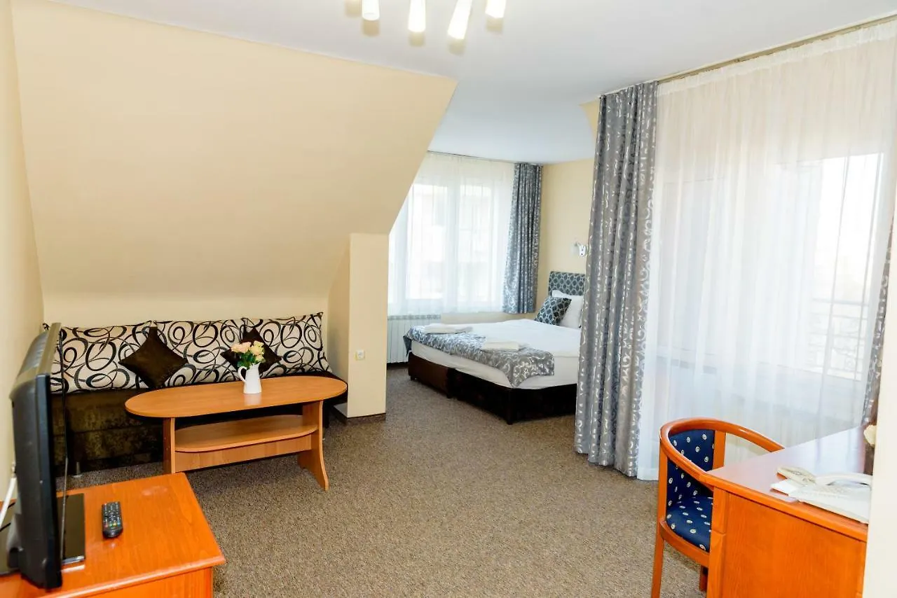 Family Hotel Prestige Burgas 3*,
